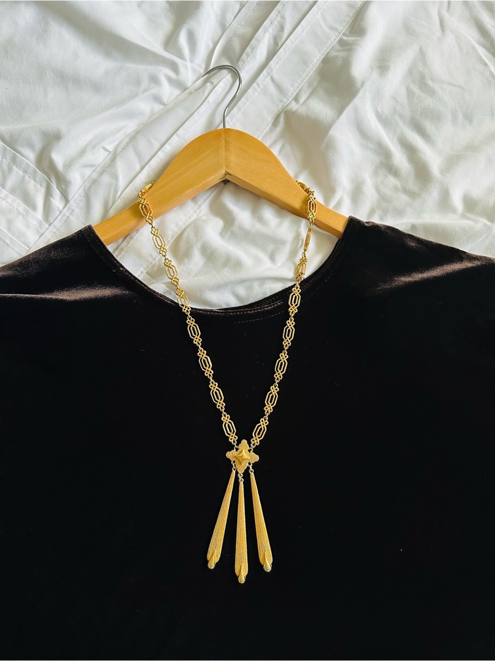 Vintage Crown Trifari Elegant Gold-Tone Pendant Necklace with Three Tassels